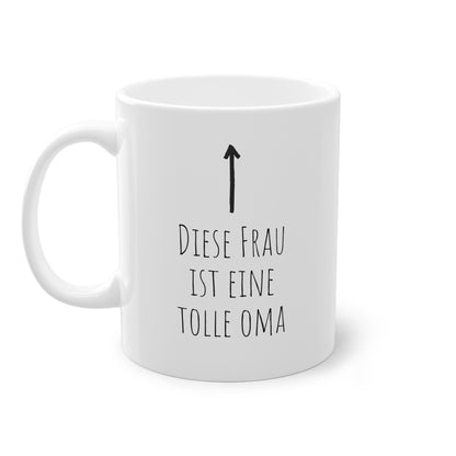 Weisse Tasse mit Pfeil "tolle Oma"